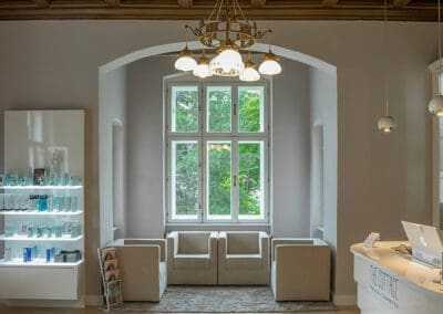 Schlaffe Haut am Bauch nach der Geburt: Nicht-invasive Straffung für eine neue Silhouette