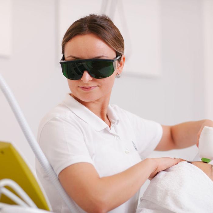 IPL und Radiofrequenz für Ihre Hautverjüngung – wie unterscheiden diese beiden Methoden sich?